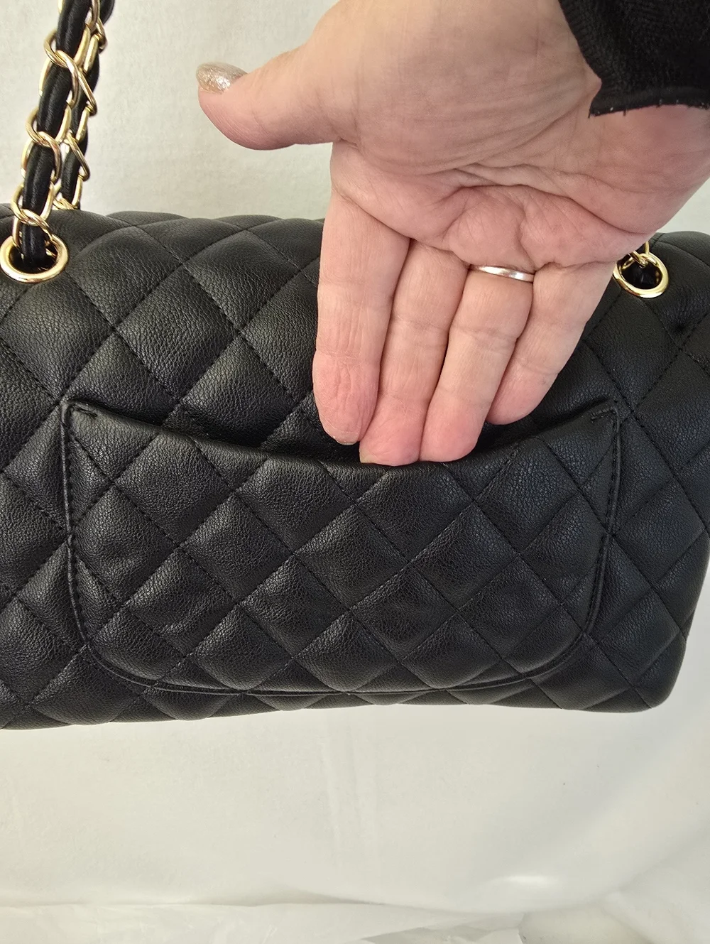 Faux Women’s Classic Black Quilted Shoulder Bag Gold Hardward Box Docs Dustbag - Picture 6 of 14